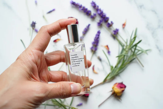 Parfum sans phtalates ni CMR : choisir une fragrance naturelle